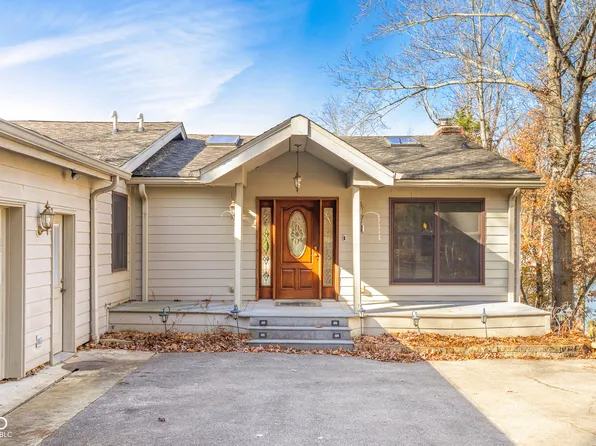 11741 W Grandview Dr, Columbus, IN 47201