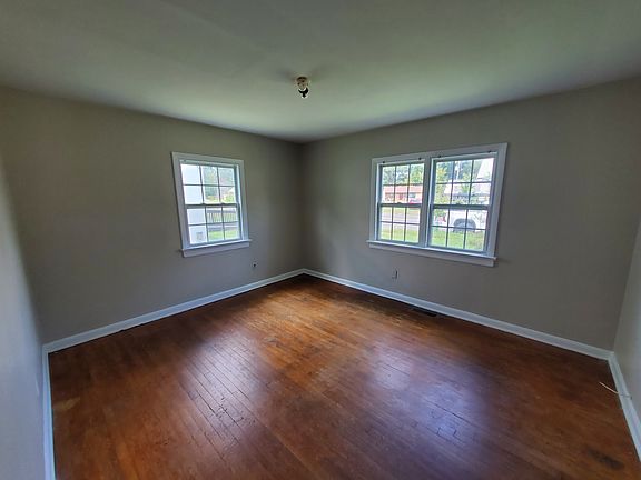 2nd image of 2304 Harwood St