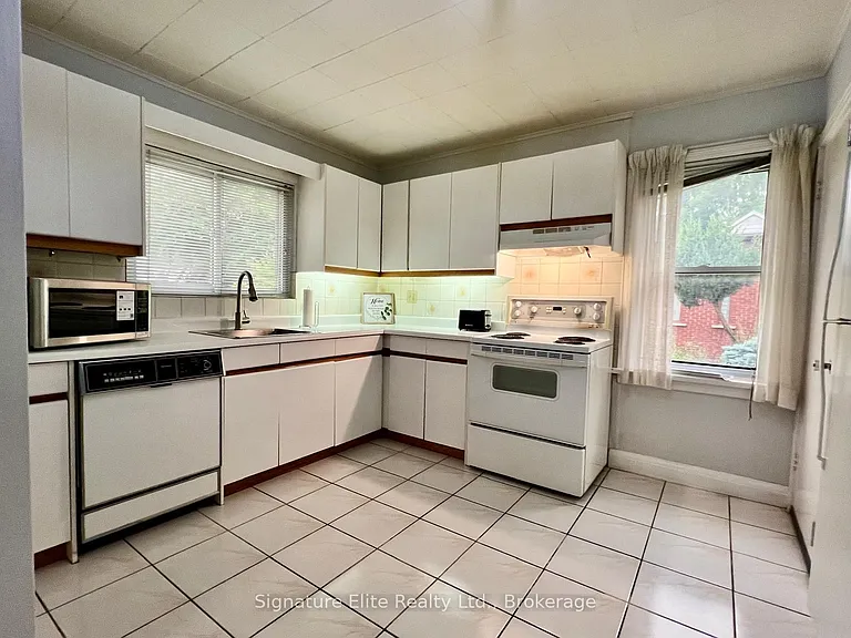 34 Ovida Ave #UPPER — Photo 8