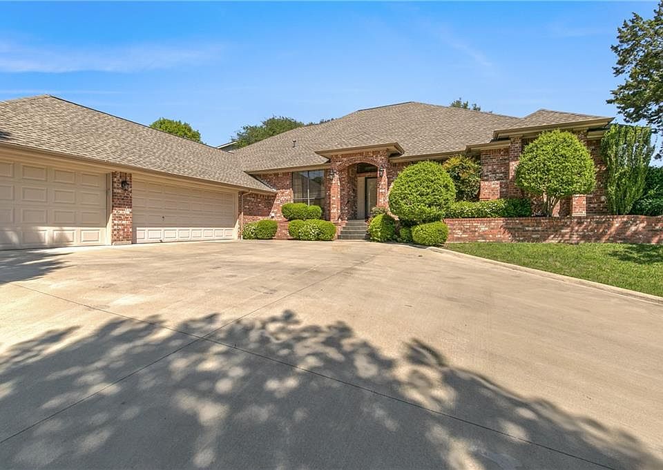 1st image of 5115 Largo Dr