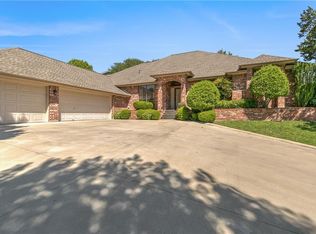 5115 Largo Dr, Granbury, TX 76049