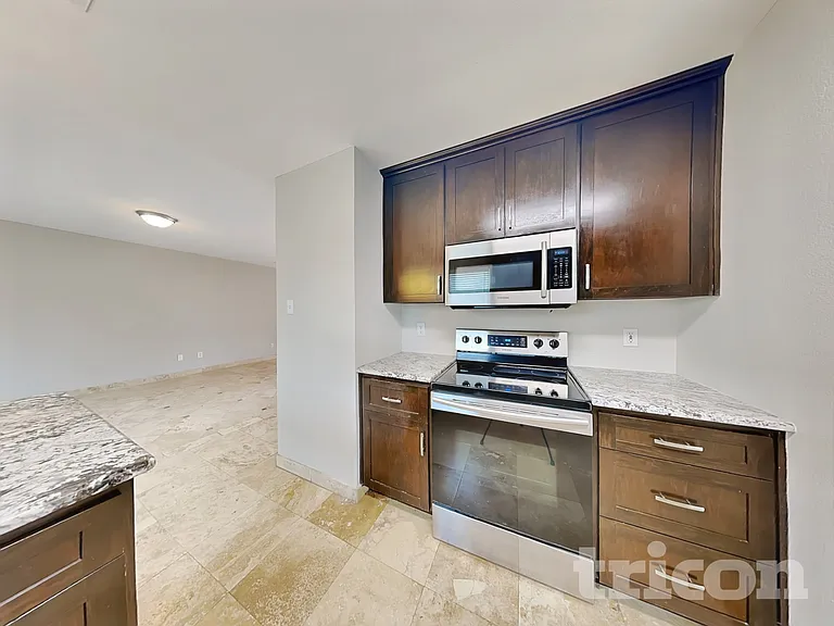 637 Aqua Dr — Photo 5