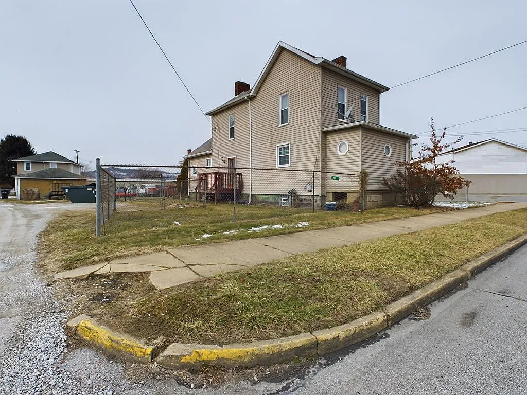 105 Cedar Avenue photo 1