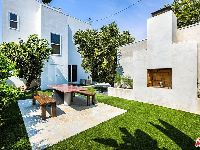 8718 Rosewood Ave — Photo 40