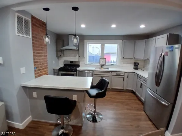 17 Thomas St, Bloomfield, NJ 07003