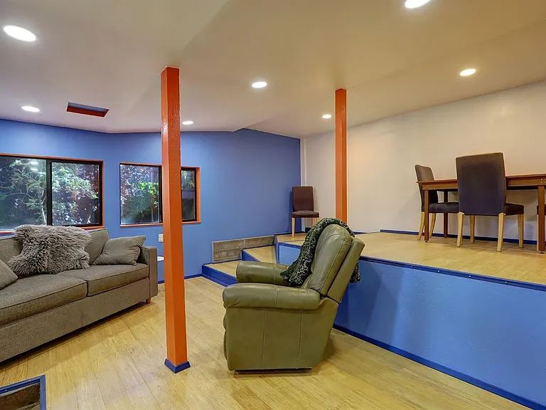 Basement Bonus Room-accessed from outside the house