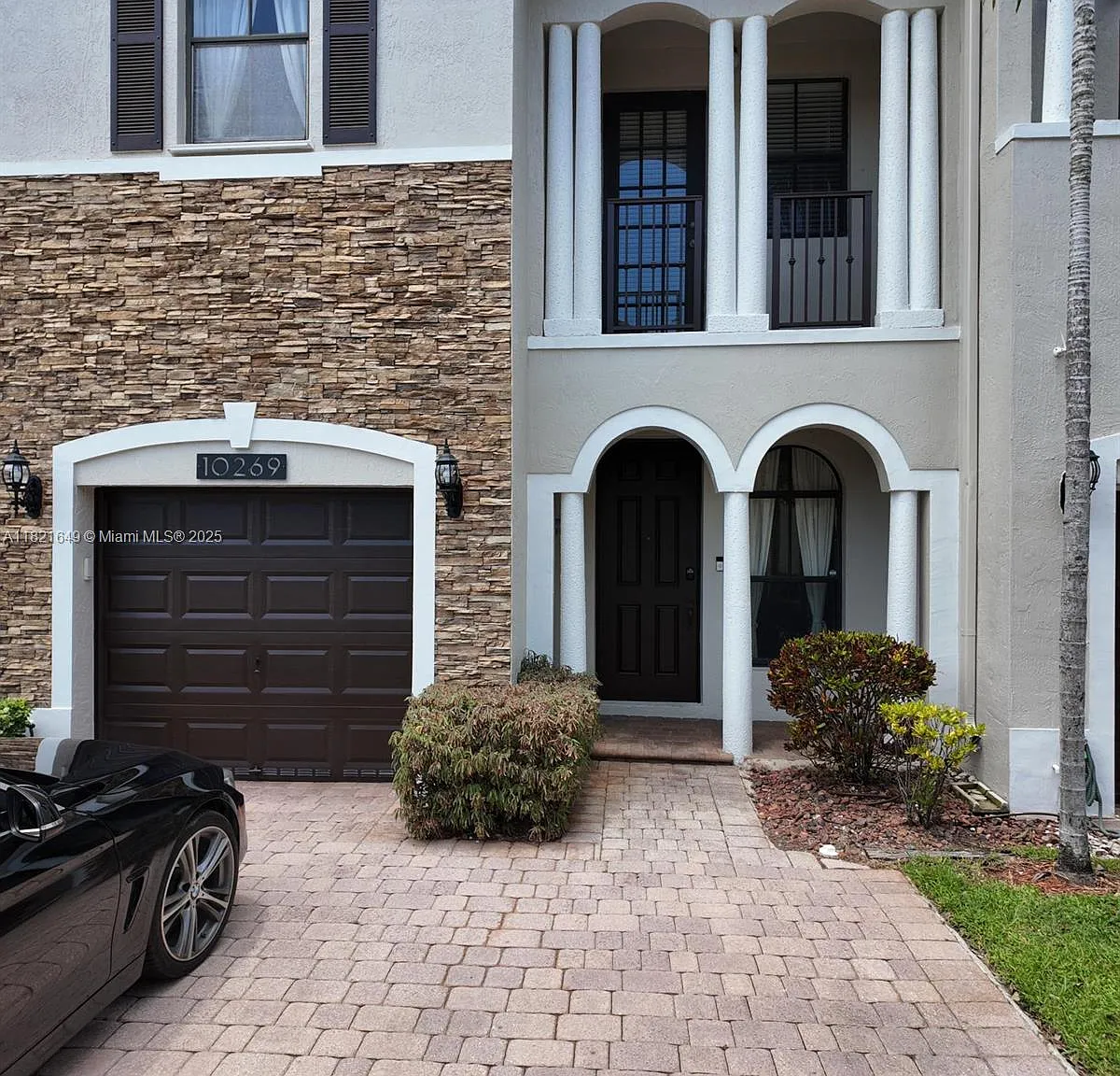 3 bed, 1838 sqft, $3,850 — Photo 2
