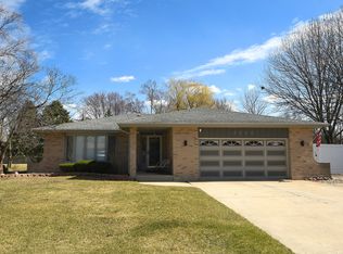 1510 Cherrywood Ln, New Lenox, IL 60451