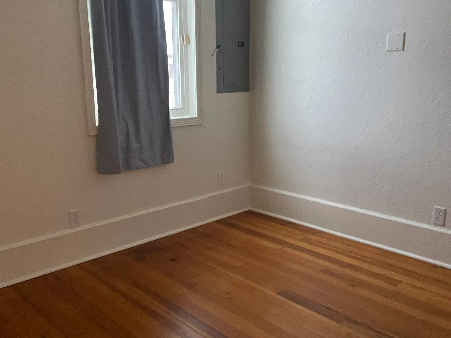 2 bed, 1100 sqft, $1,300 — Photo 1