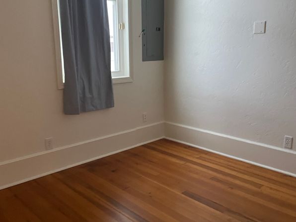 304 1/2 S Dewey Ave #304-B