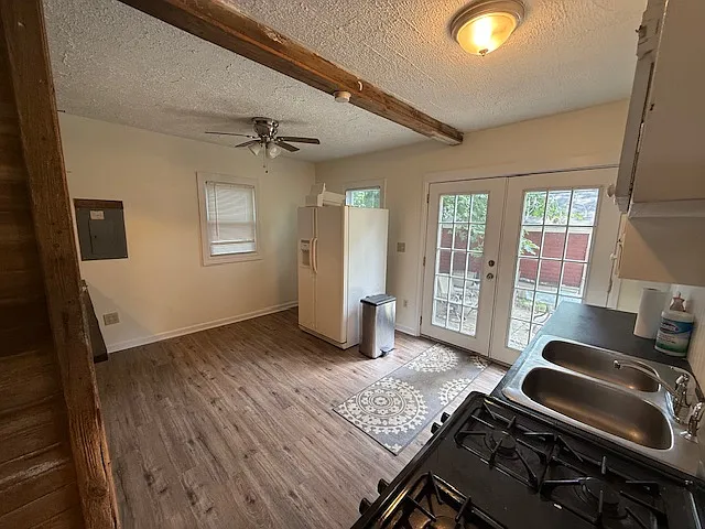 476 Playland Pkwy — Photo 6