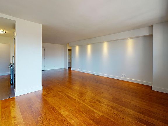 3rd image of 2940 Ocean Pkwy APT 4D