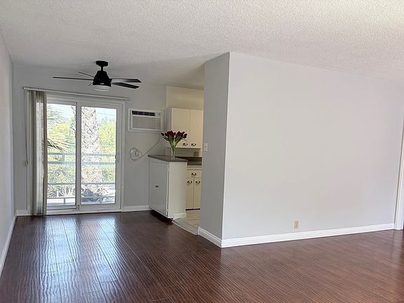 2nd image of 1645 Amberwood Dr APT 5