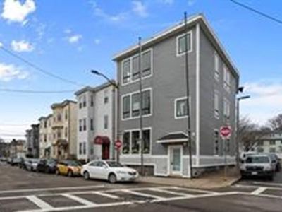 17 Chestnut Ave #2, Jamaica Plain, MA, 02130
