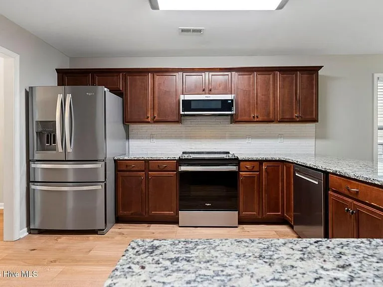 3912 Willowick Park Dr — Photo 10