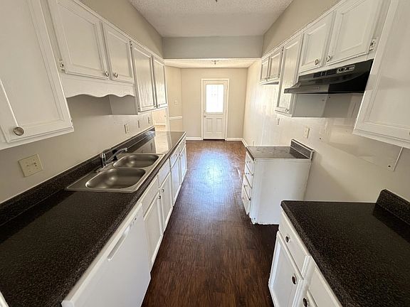5th image of 5549 Blossom Ln