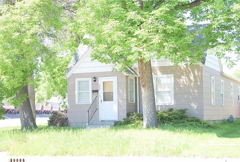 2nd image of 502 Fir Ave
