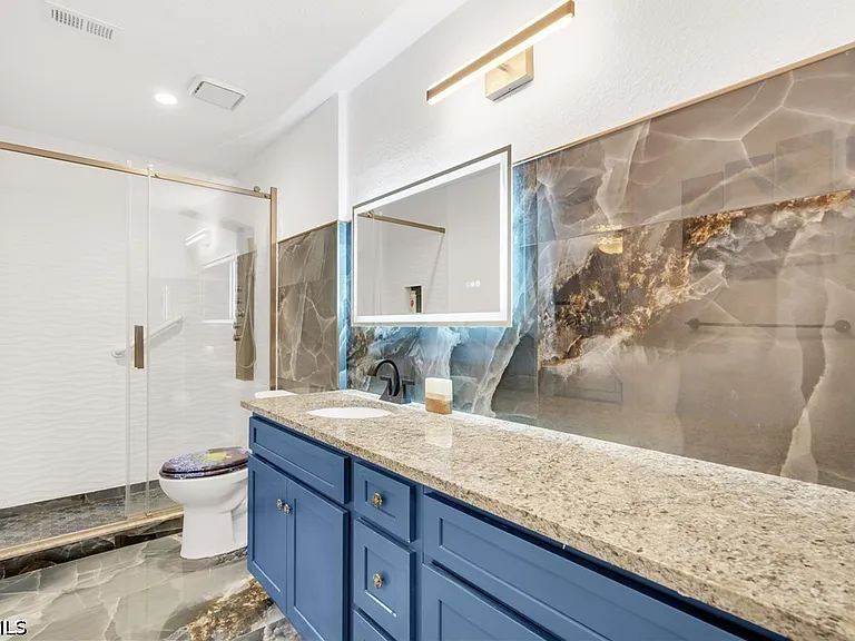 6511 Royal Woods Dr — Photo 20