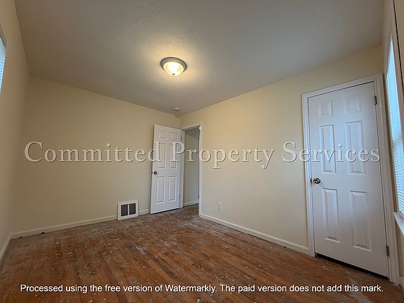 5th image of 7659 Plainview Ave