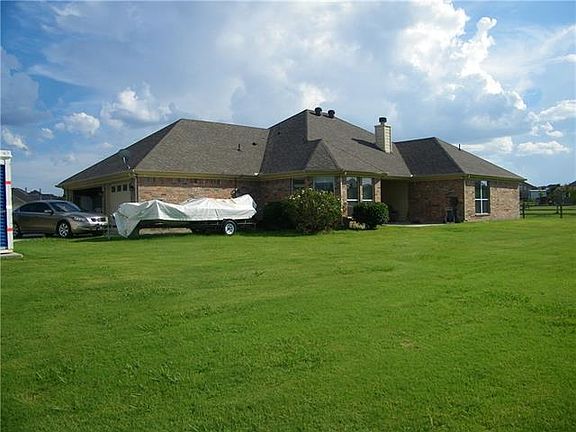 3rd image of 171 Pepperbush Ln