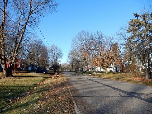 5th image of 186 Kenwick Dr