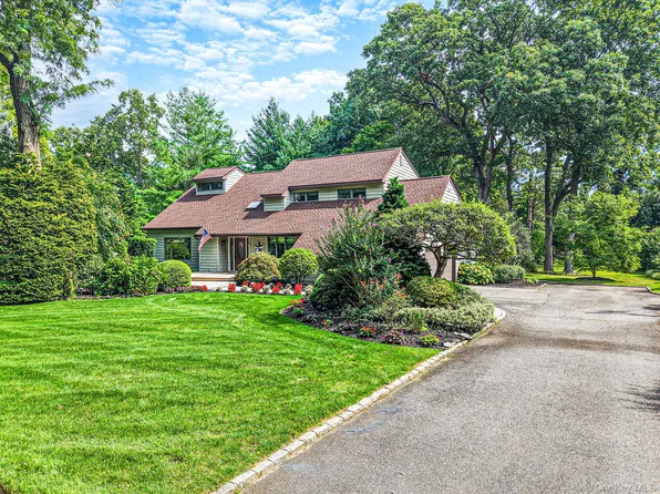 4 Kroft Court, Huntington, NY 11743