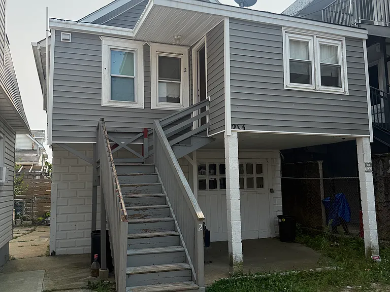213 Sumner Ave #5 — Photo 8