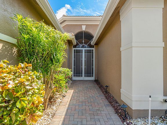 3rd image of 13155 Alhambra Lake Circle