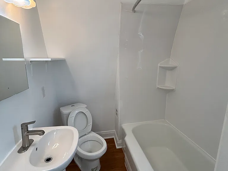452 Notre Dame St #4 — Photo 10