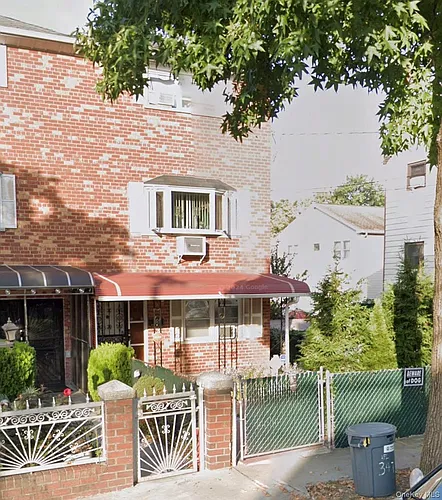 347 Quincy Ave Photo 1