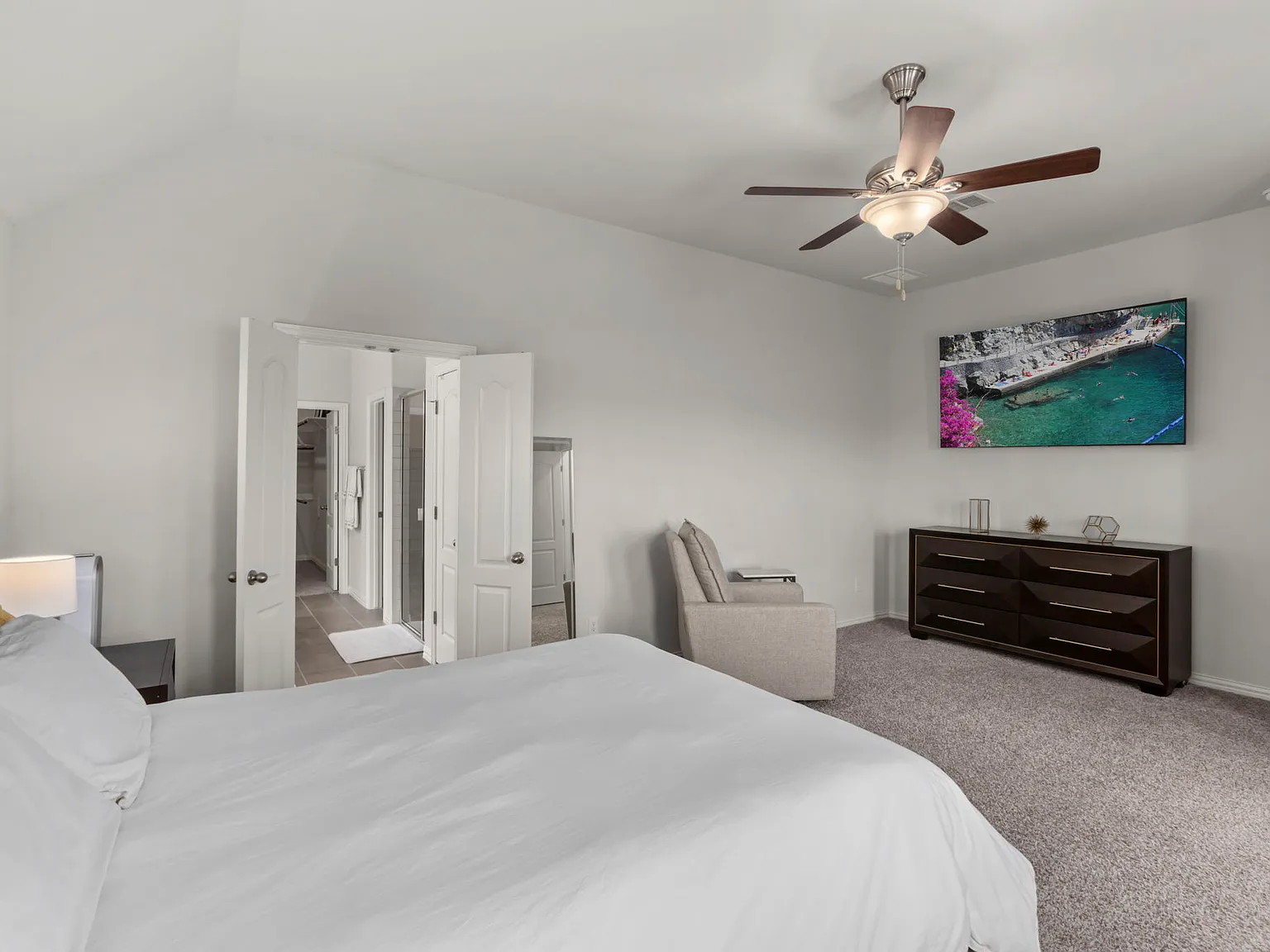 3 bed, 1840 sqft, $2,300 — Photo 3