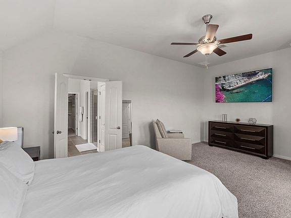 3rd image of 220 Algaroba Loop