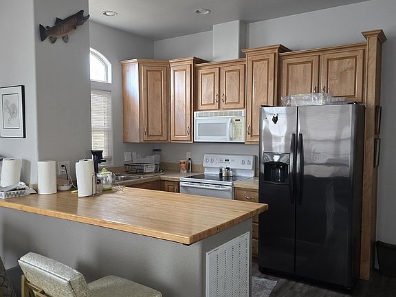 3rd image of 205 W BELL Road #137
