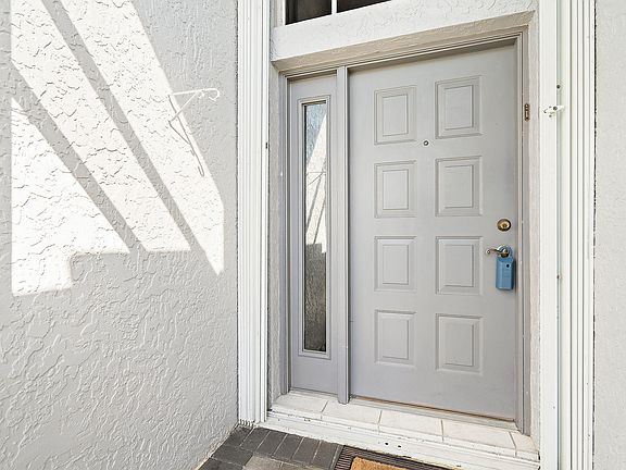 5th image of 5109 Robino Cir