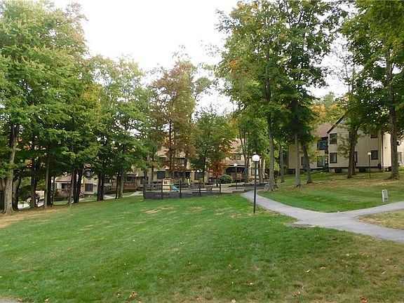5th image of 9 Heritage Dr Unit A