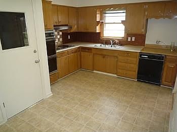 5th image of 7301 Waverly Ave