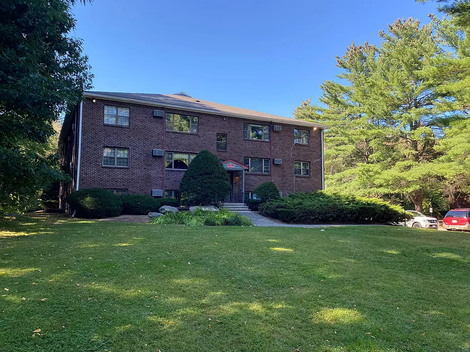 35 Swanson Ct #32D