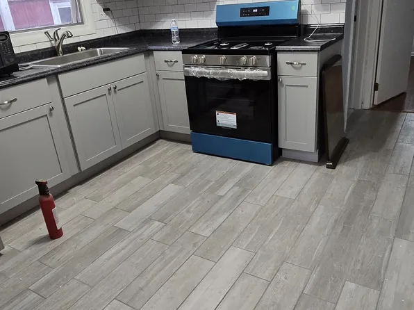 93 Stuyvesant Ave Floor 2, Jersey City, NJ 07306