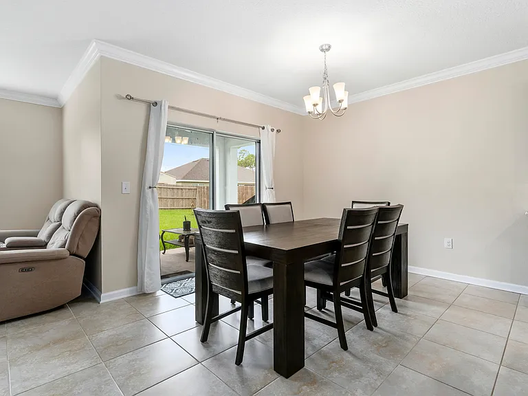1810 SW Capehart Ave — Photo 13