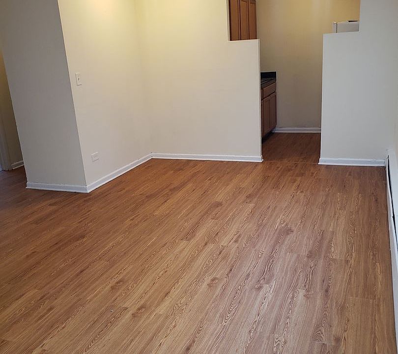 1st image of 6000-02 N Kenmore Ave #106