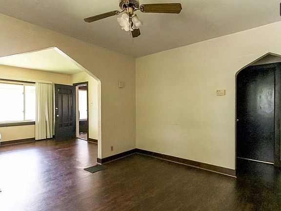 4th image of 1016 W Marsh St