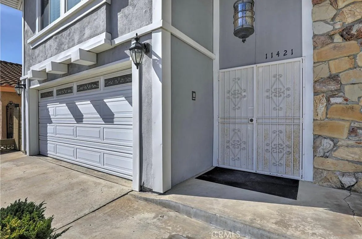 11421 Anegada St — Photo 3