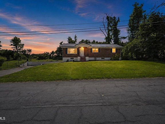2nd image of 117 Larkins St
