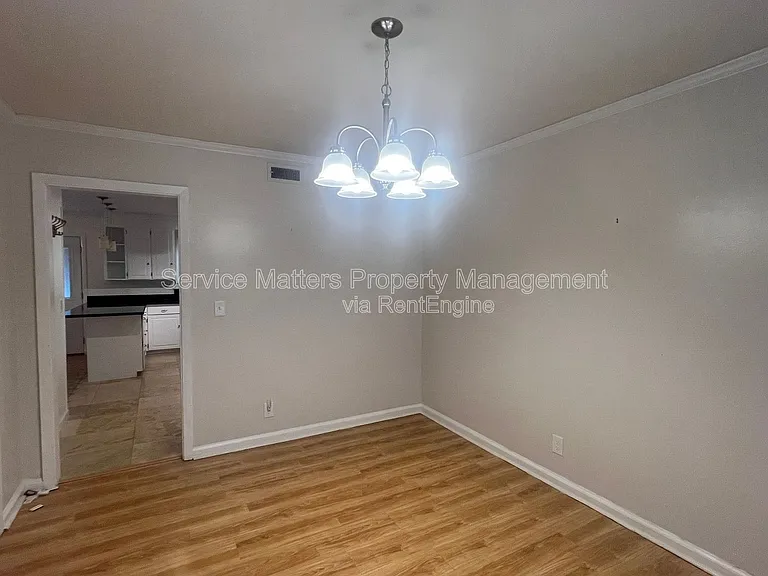 1401 E 34th St — Photo 9