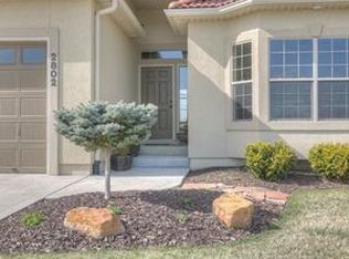 2802 SW Corinth Dr, Lees Summit, MO 64081