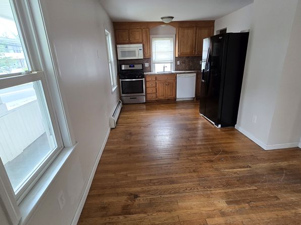 257 Litchfield St