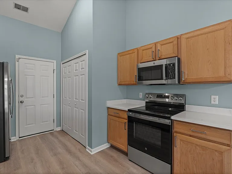 12 Torrey Ln — Photo 6