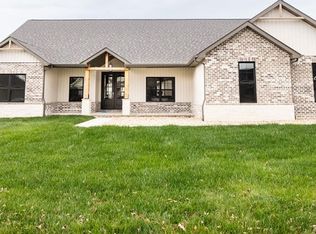 1022 Barteau Dr, Swansea, IL