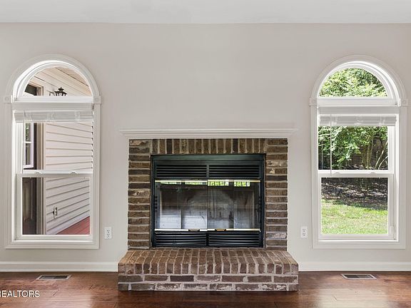 4th image of 9954 Martha Knight Cir