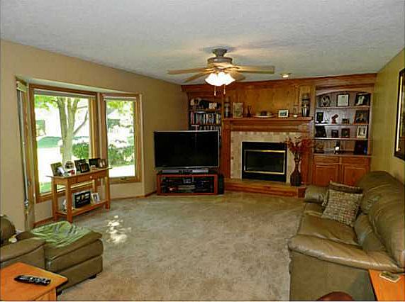 3rd image of 1209 NW Cedarwood Dr